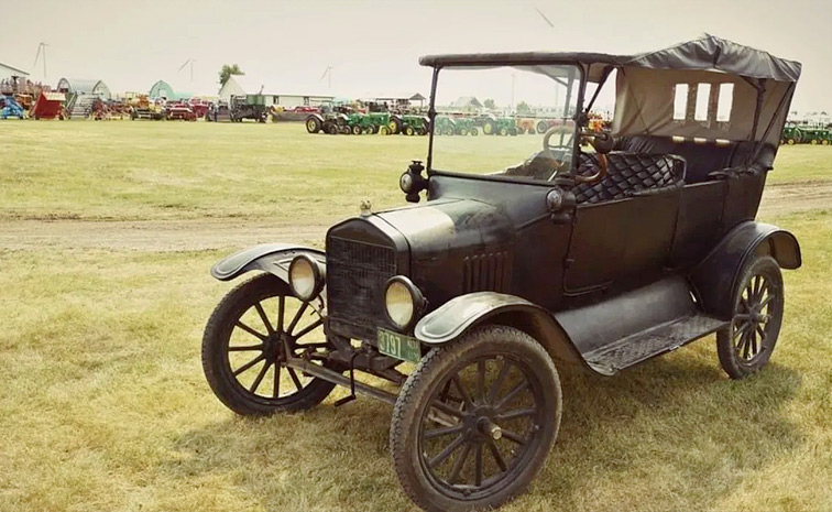 Ford-Model-T.jpg 2