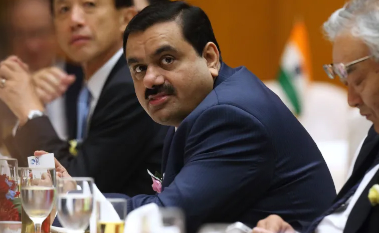 adani01.jpg