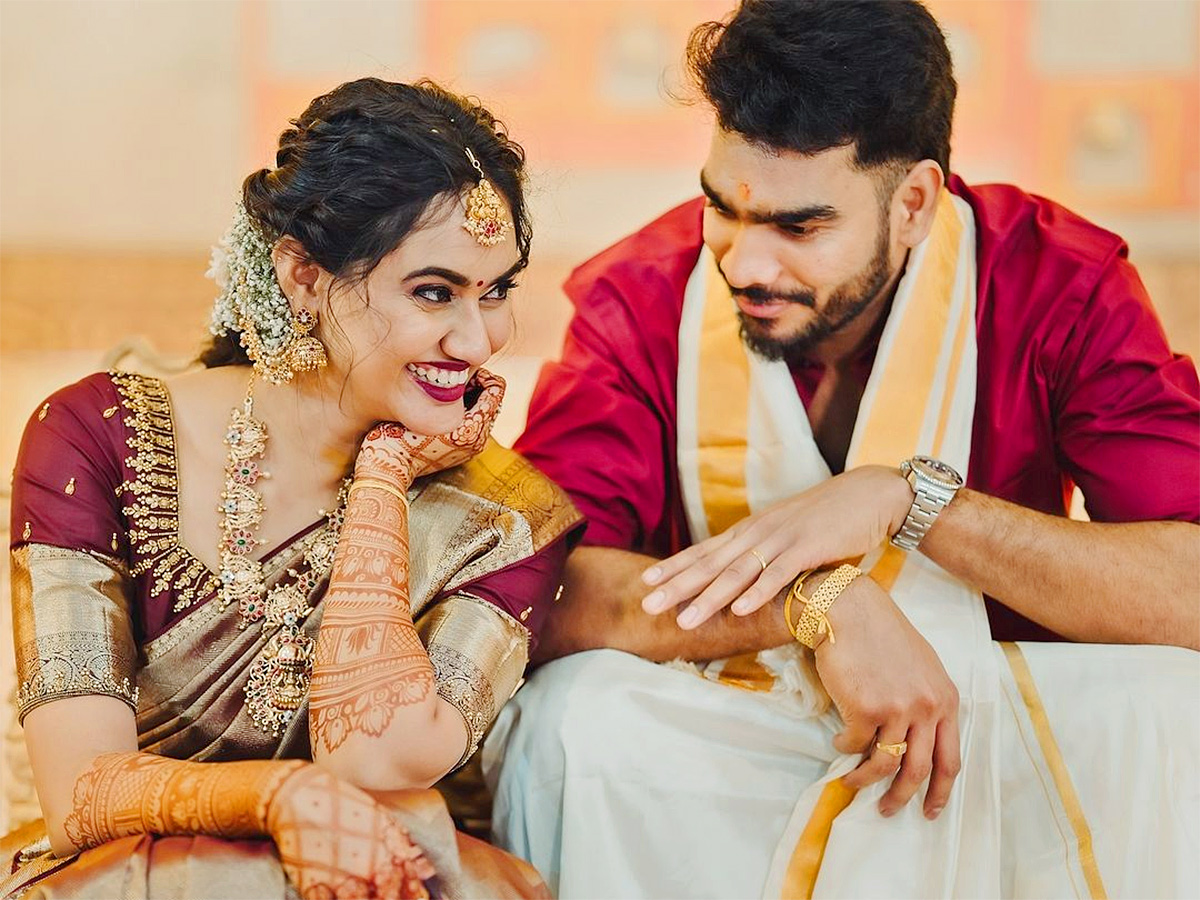 IPL_202025_20KKR_20Player_20Venkatesh_20Iyer_20Beautiful_20wife_20Shruti_20Ragunathan__20_287_29.jpg 7