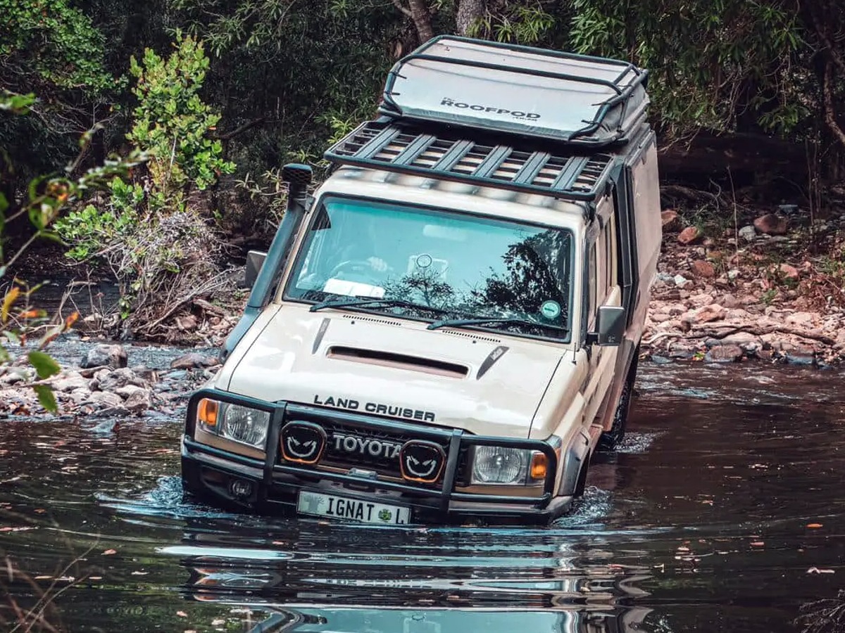 Toyota_20truck_20camper1.jpg 21