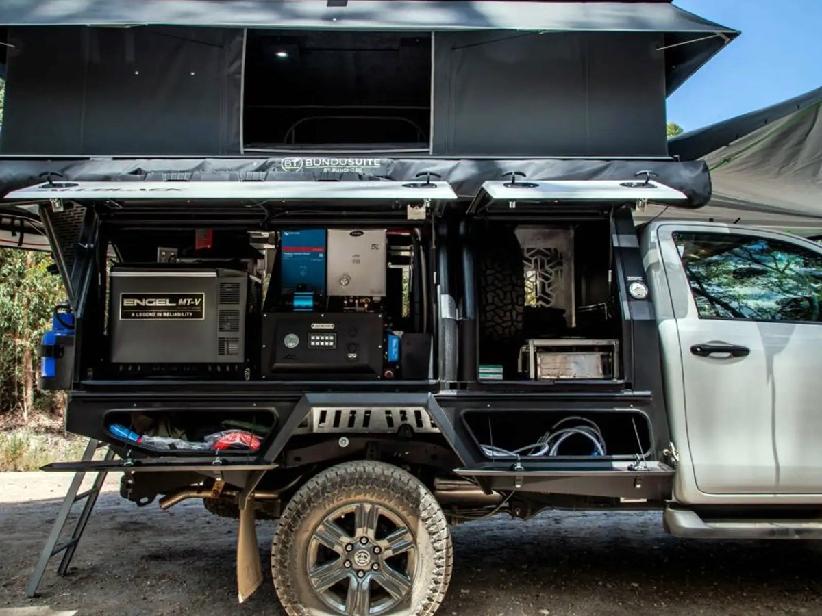 Toyota_20truck_20camper15_0.jpg 7