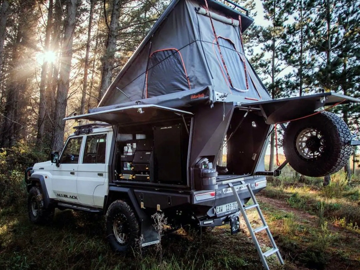 Toyota_20truck_20camper19.jpg 3