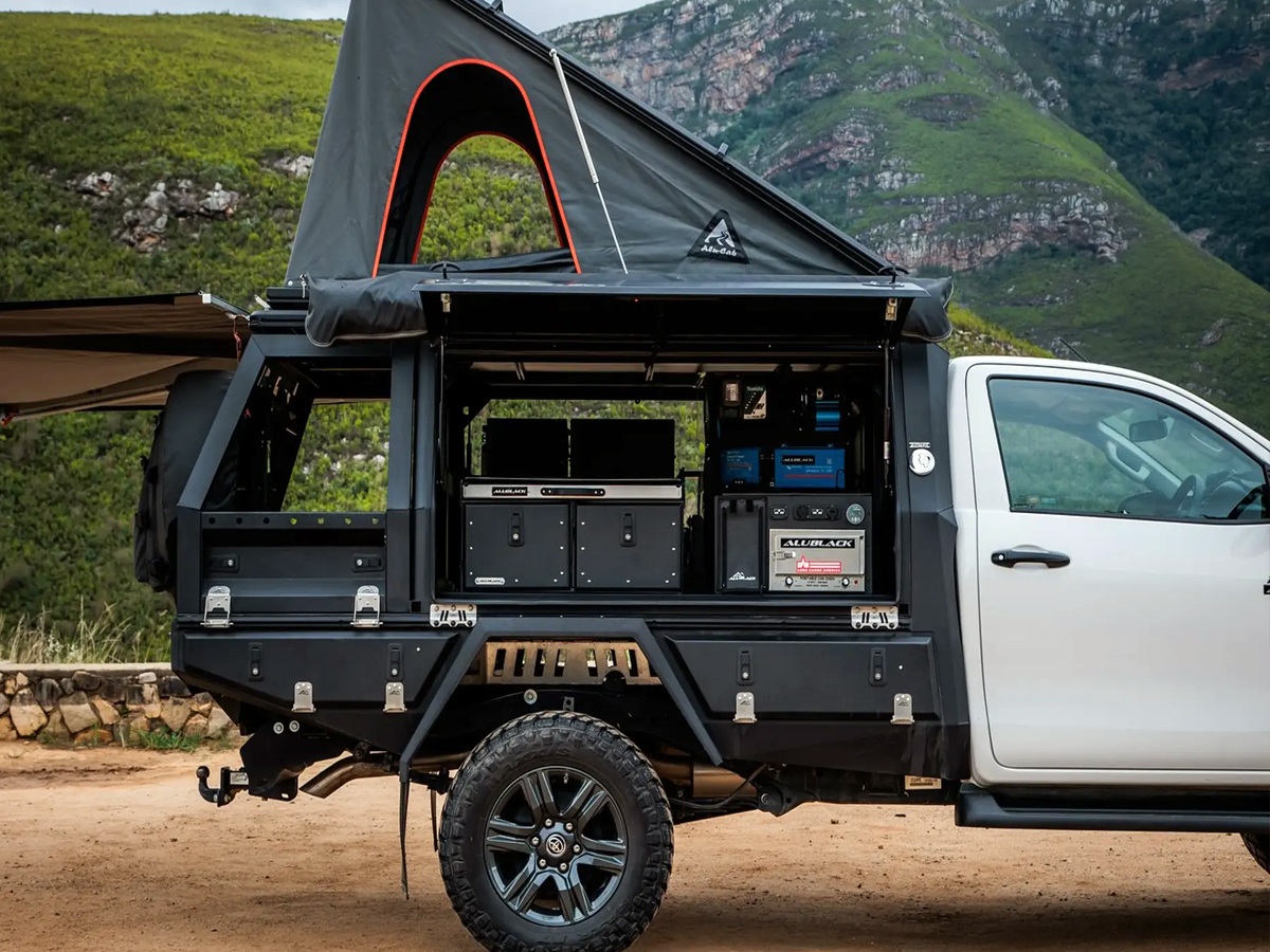 Toyota_20truck_20camper4-.jpg 18