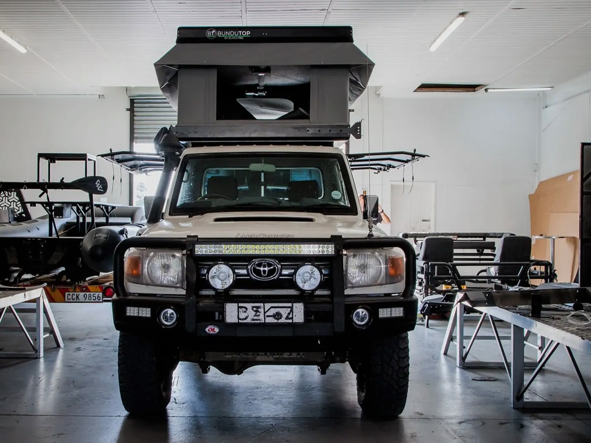 Toyota_20truck_20camper5_0.jpg 17