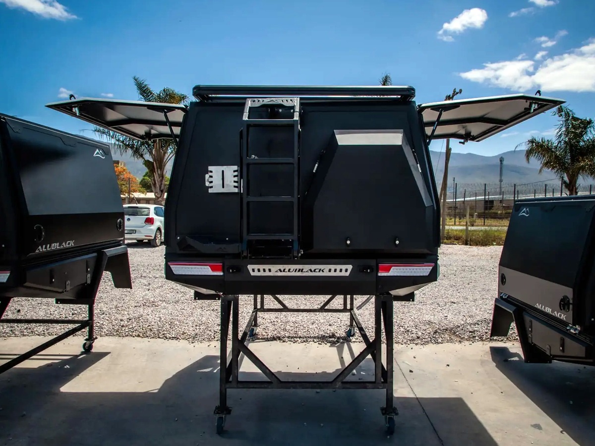 Toyota_20truck_20camper7_0.jpg 15