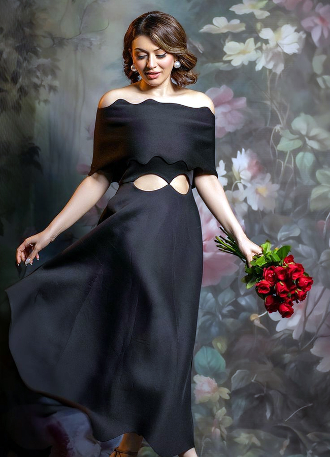 Hansika_20latets_20pics14.jpg 15