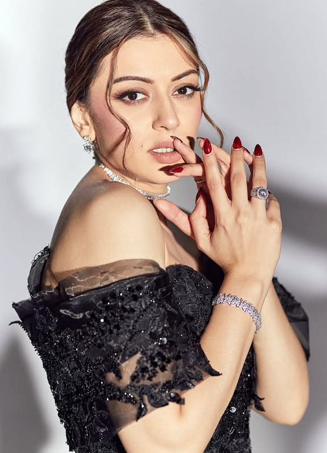 Hansika_20latets_20pics5.jpg 6