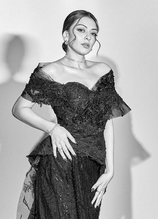 Hansika_20latets_20pics9.jpg 10
