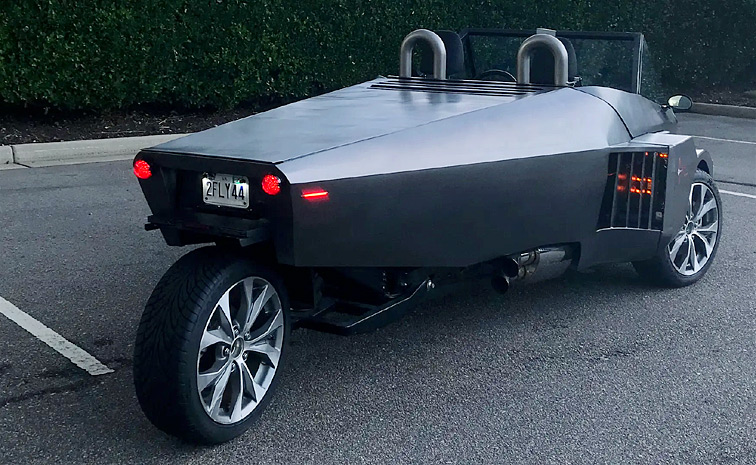 Radical_20three-wheeler_20provide_20the_20engine_20to_20the_20back_20and_20the_20power_20to_20the_20front_20Photos_20_2810_29.jpg 10