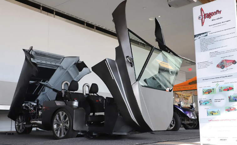 Radical_20three-wheeler_20provide_20the_20engine_20to_20the_20back_20and_20the_20power_20to_20the_20front_20Photos_20_286_29.jpg 7