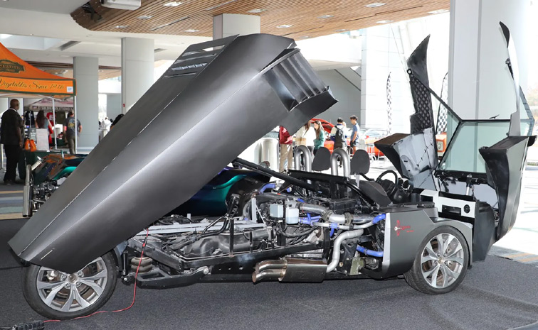 Radical_20three-wheeler_20provide_20the_20engine_20to_20the_20back_20and_20the_20power_20to_20the_20front_20Photos_20_288_29.jpg 1