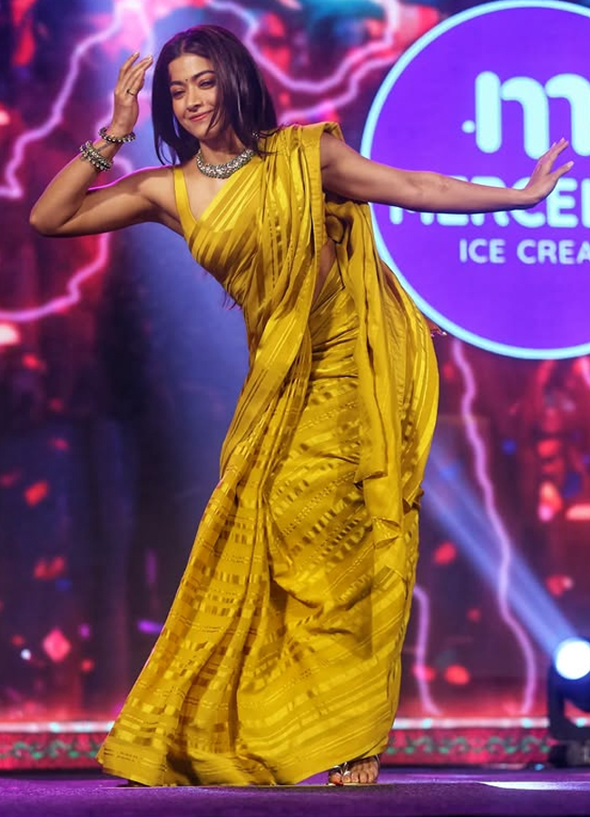 Rashmika14_0.jpg 11