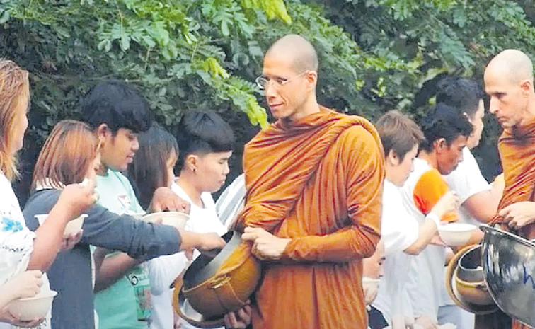 VEN-AJAHN-SIRIPANYO--2.jpg