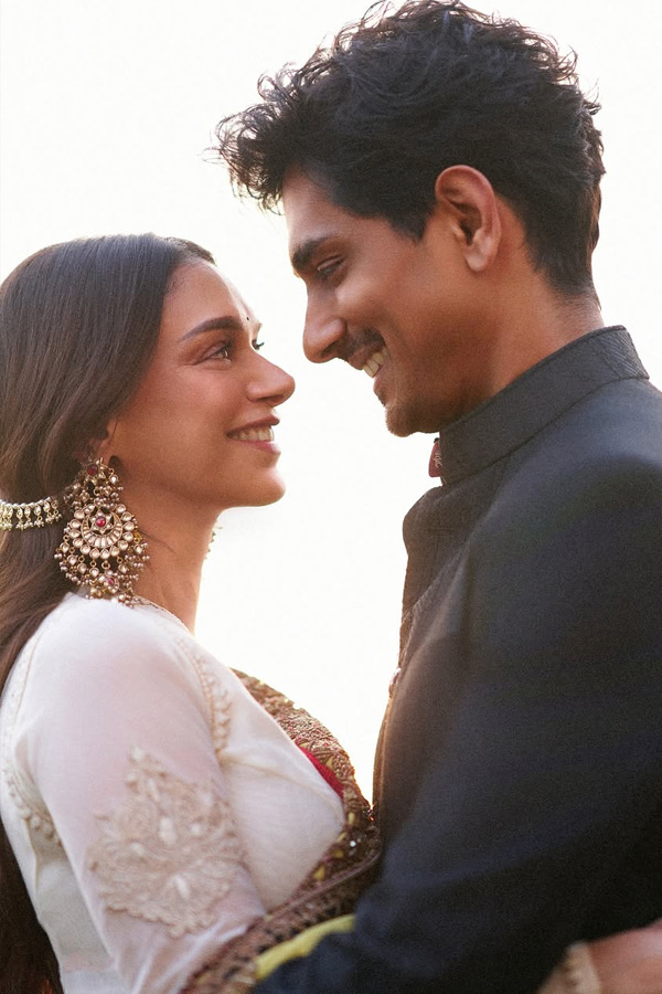 Aditi_20Rao_20Hydari_20and_20Siddharth_20share_20unseen_20pics_20from_20their_20pre-wedding_20photoshoot_20Photos_20_2813_29.jpg 3