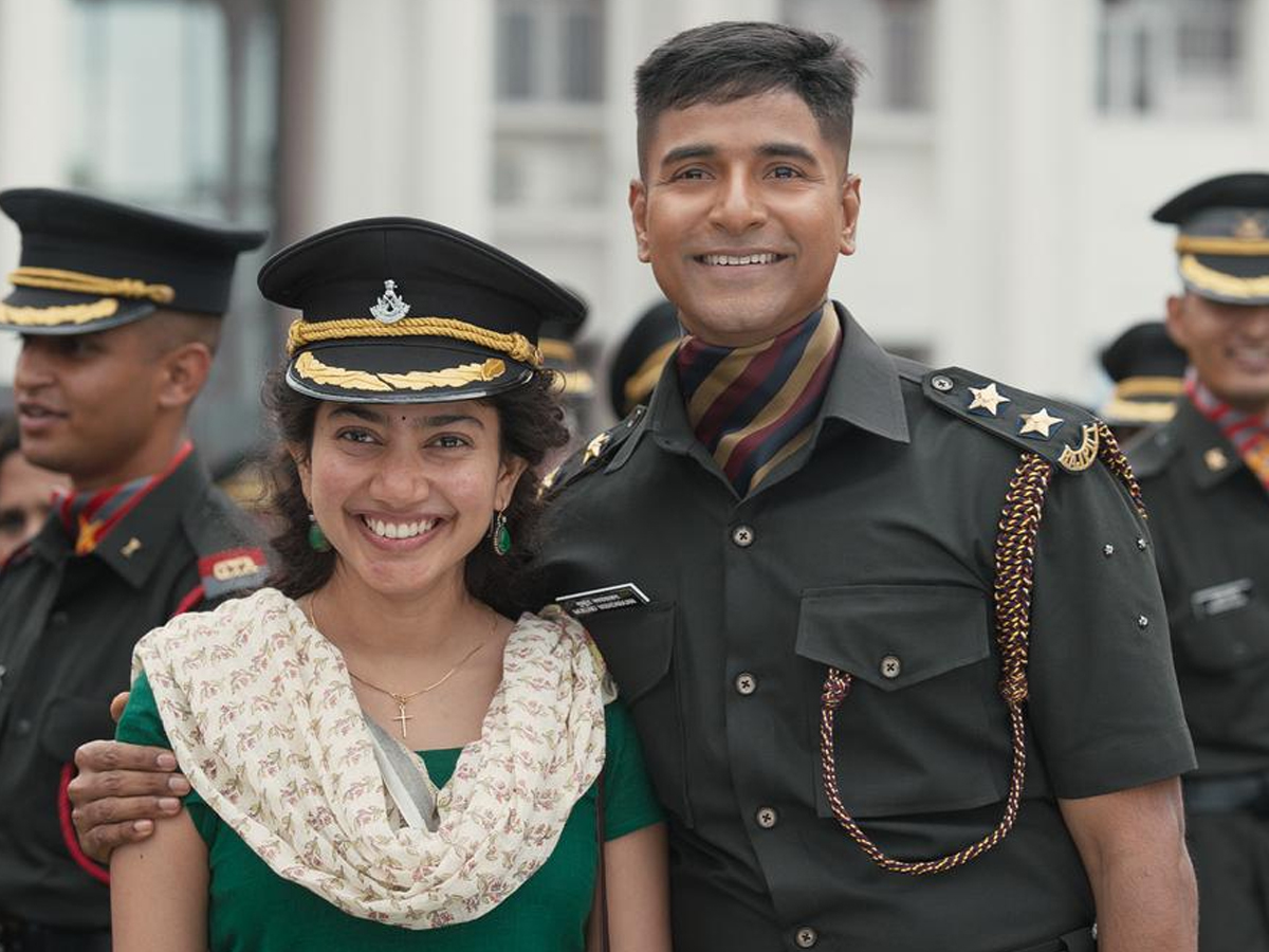 Army-Officials-Felicitate-Amaran-Actor-7_0.jpg 8