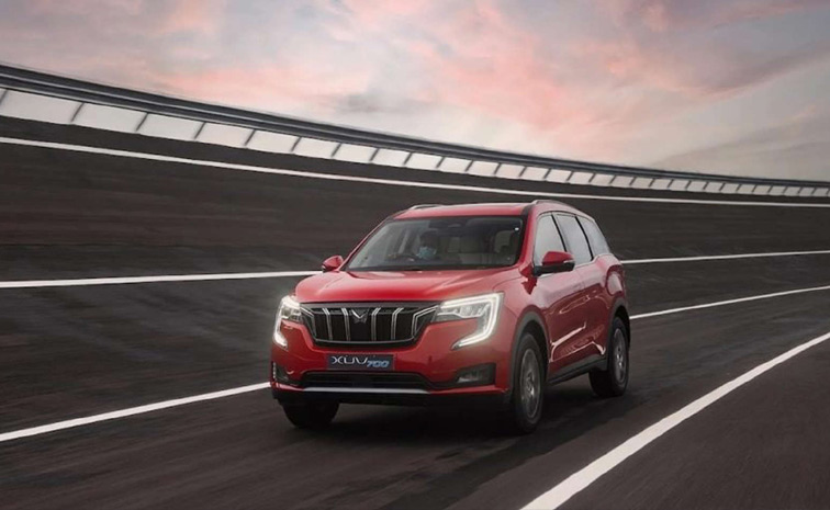 Mahindra-XUV700.jpg 11