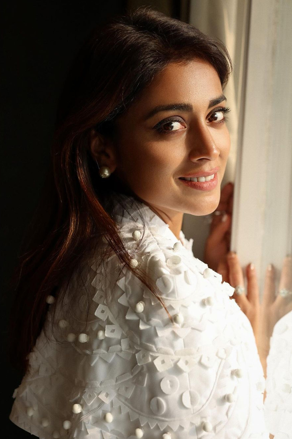 Shriya-Saran-7.jpg 8