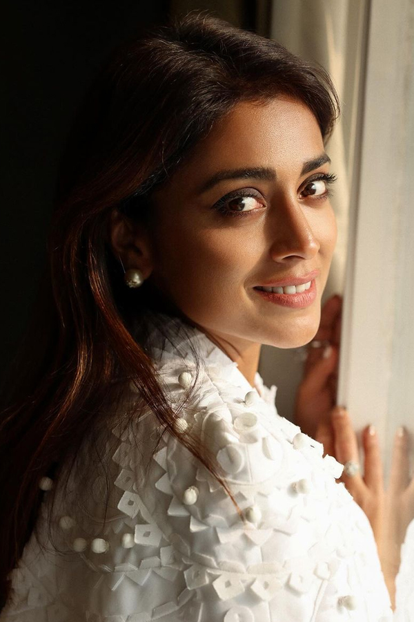 Shriya-Saran-9.jpg 10