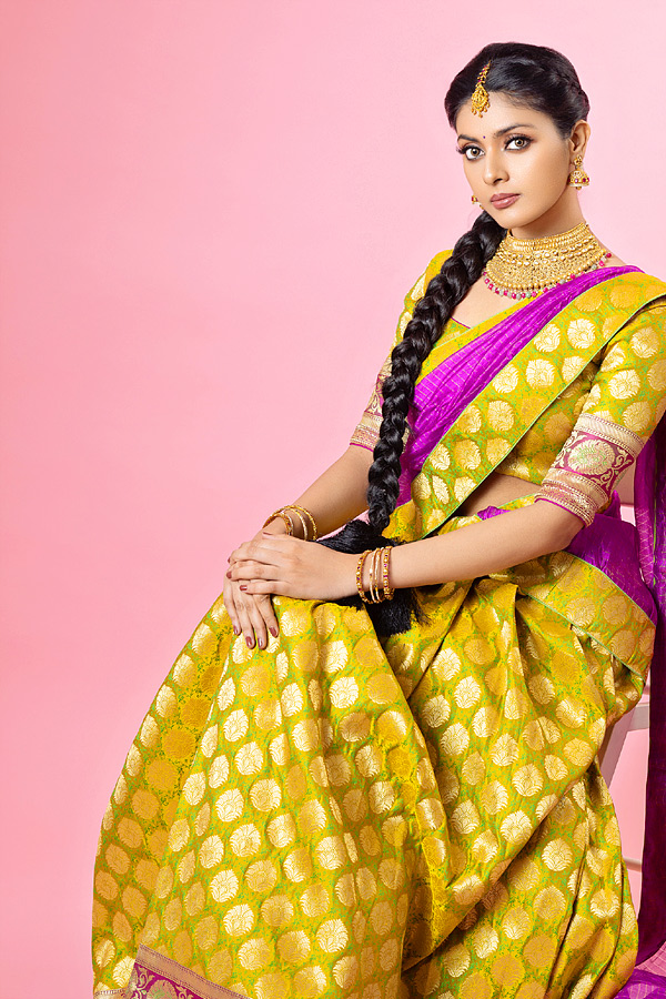 Director_20YVS_20Chowdhary_20Introducing_20Telugu_20girl_20Veenah_20Rao_20Photos_20_283_29.jpg 4