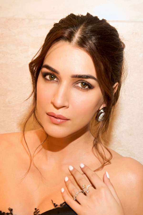 Kriti-Sanon-5.jpg 6