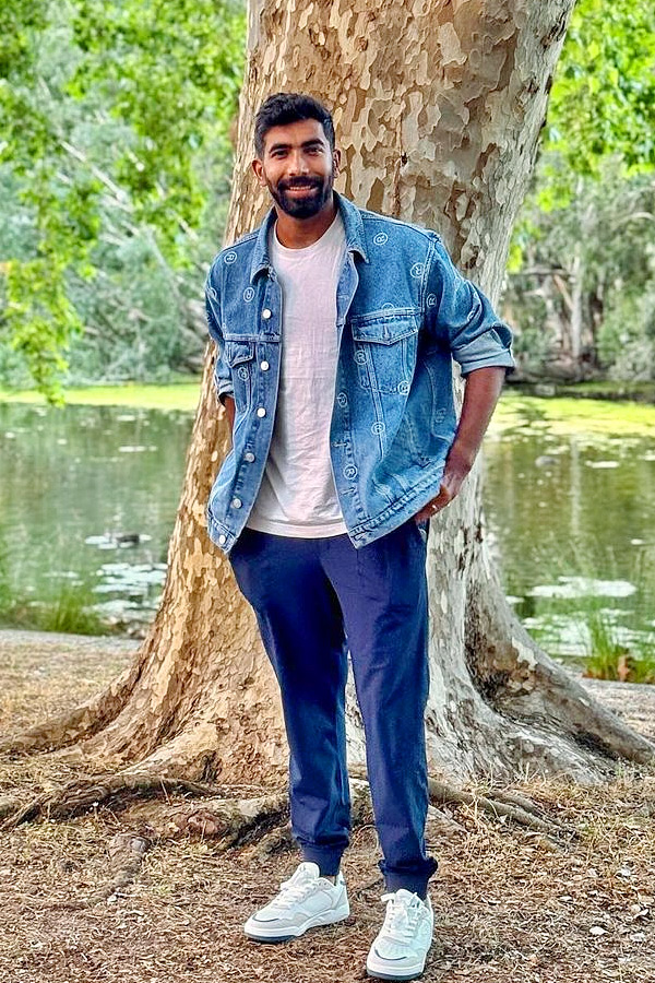 Please_20Wish_20Them_20Ritika_20Sajdeh_20Reacts_20as_20Bumrah_20shares_20warm_20birthday_20post_20for_20his_20mother_20and_20masi_20_2811_29.jpg 12