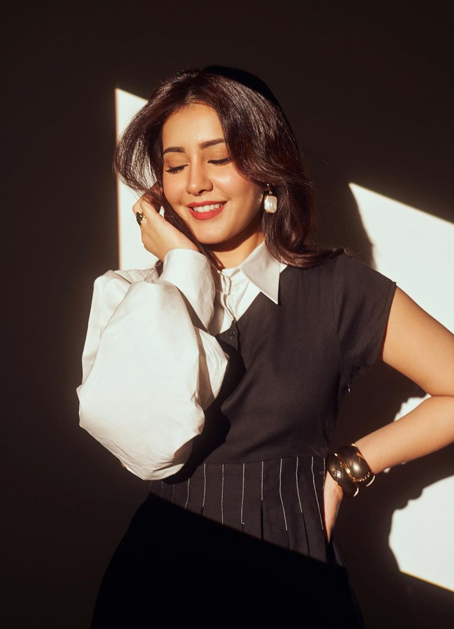 Raashii-Khanna-27.jpg 28