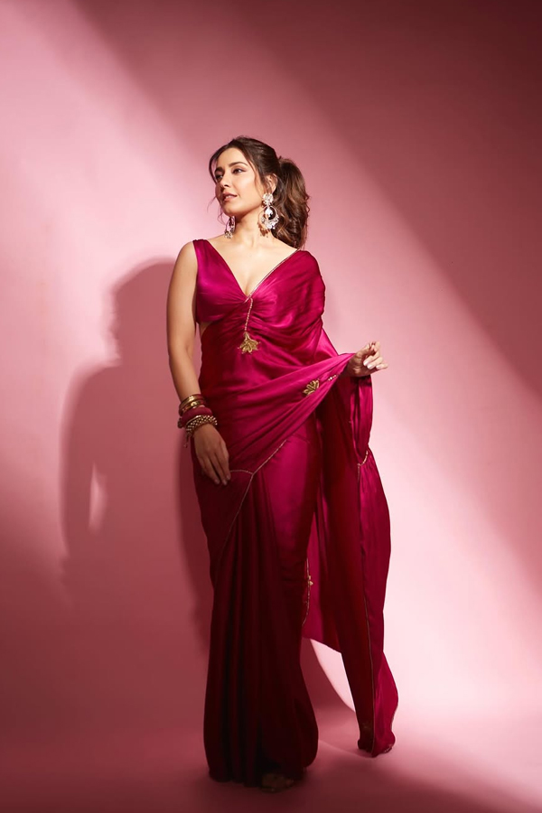 Raashii-Khanna-4.jpg 5