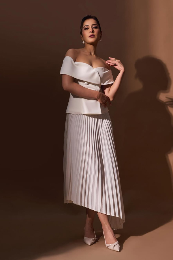 Raashii-Khanna-8.jpg 9