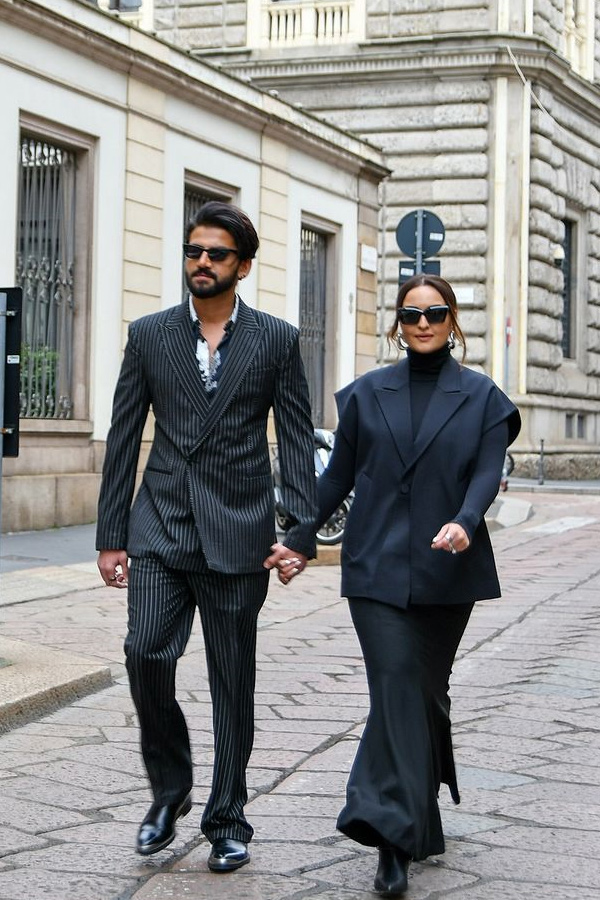 Sonakshi_20Sinha_20Shares_20Pictures_20With_20Zaheer_20From_20Italian_20Vacation_20Photos_20Goes_20viral_20on_20Social_20Media_20_286_29.jpg 7