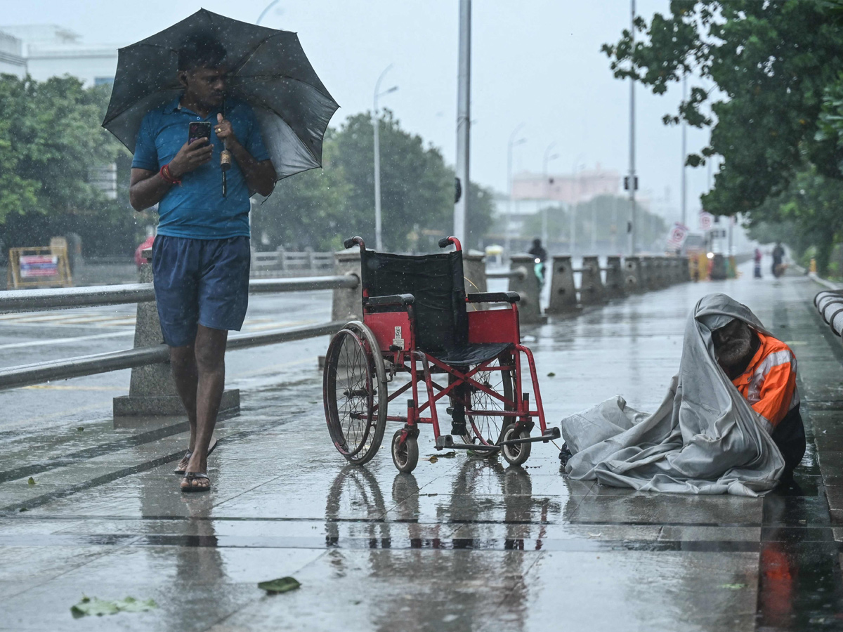 Heavy_20Rain_20Causes_20Waterlogging_20In_20Chennai_20Photos_20_2819_29.jpg 5