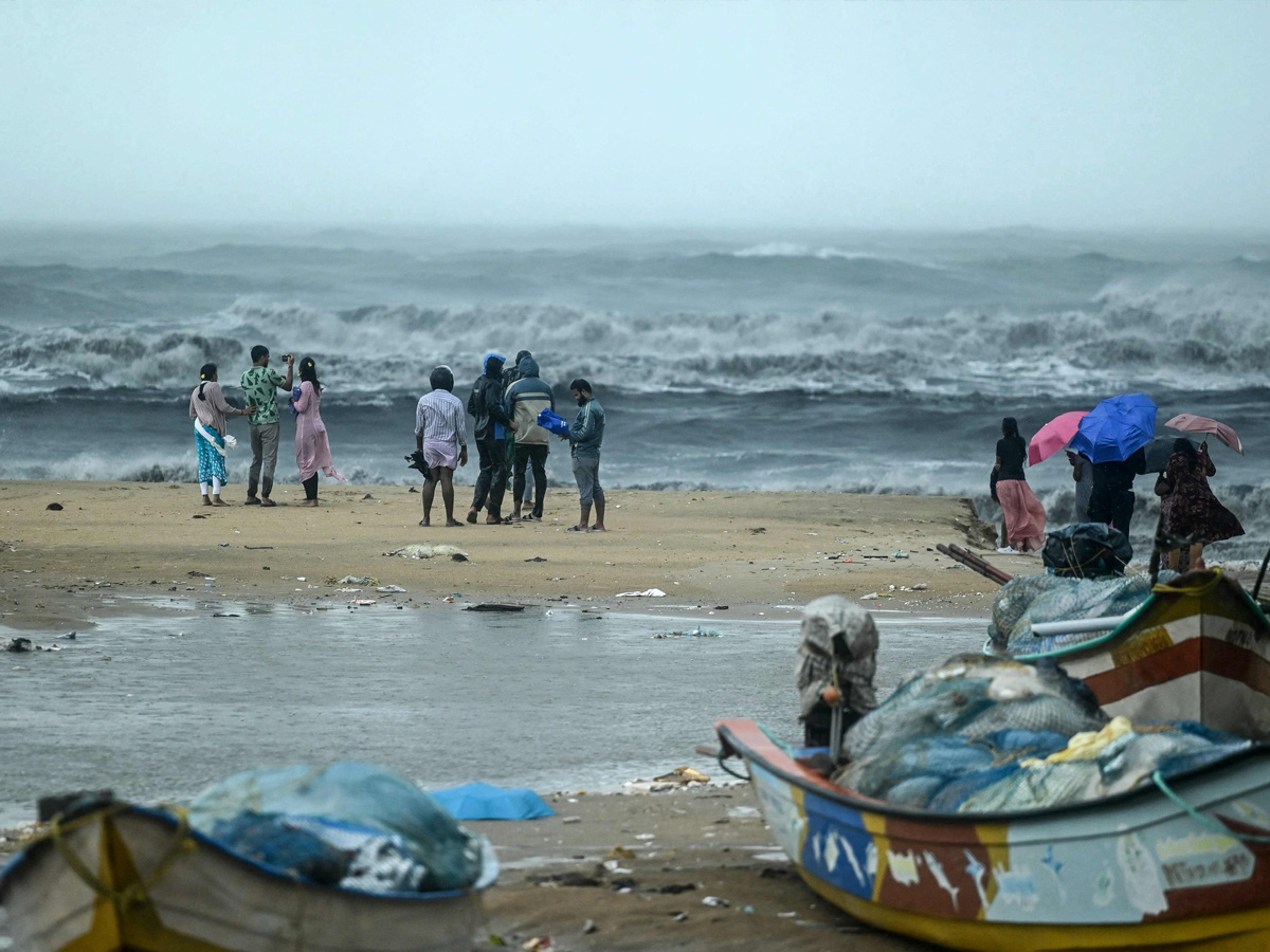 Heavy_20Rain_20Causes_20Waterlogging_20In_20Chennai_20Photos_20_2821_29.jpg 7
