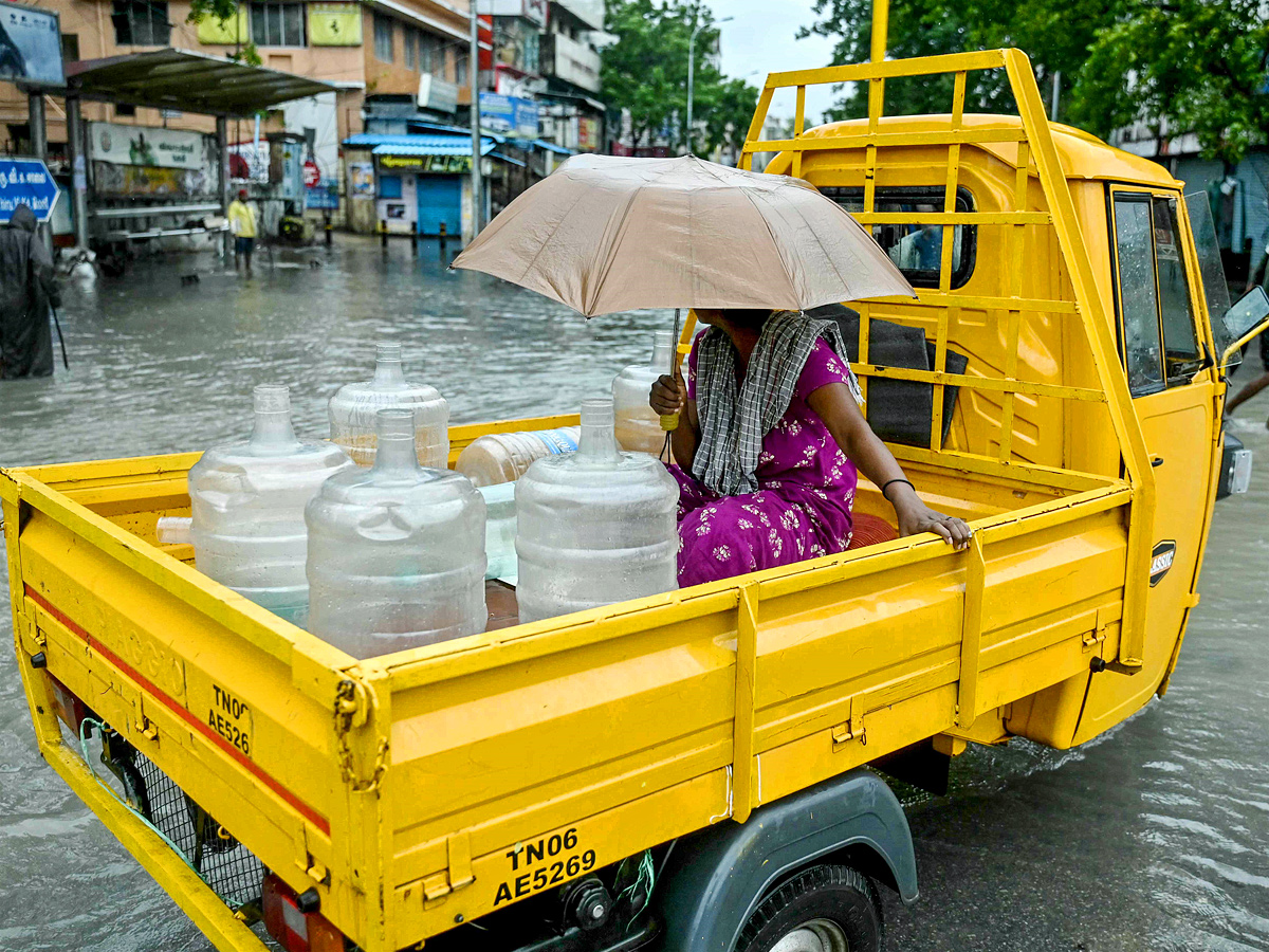Heavy_20Rain_20Causes_20Waterlogging_20In_20Chennai_20Photos_20_2825_29.jpg 11
