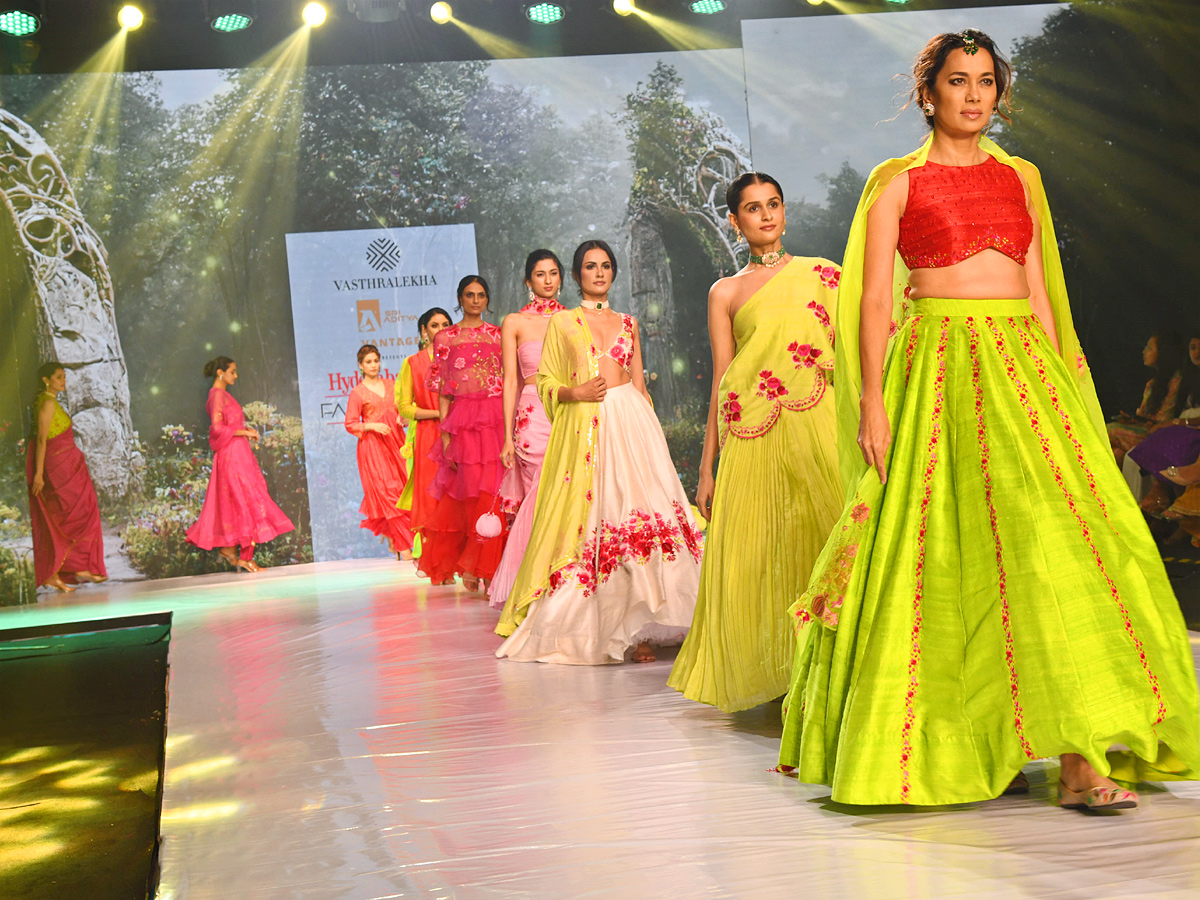 Hyderabd_20Banjarahills_20Models_20Ramp_20Walk_20Dressed_20In_20Different_20Themes_20In_20Fashin_20SHow_20photos_20_2818_29.jpg 1