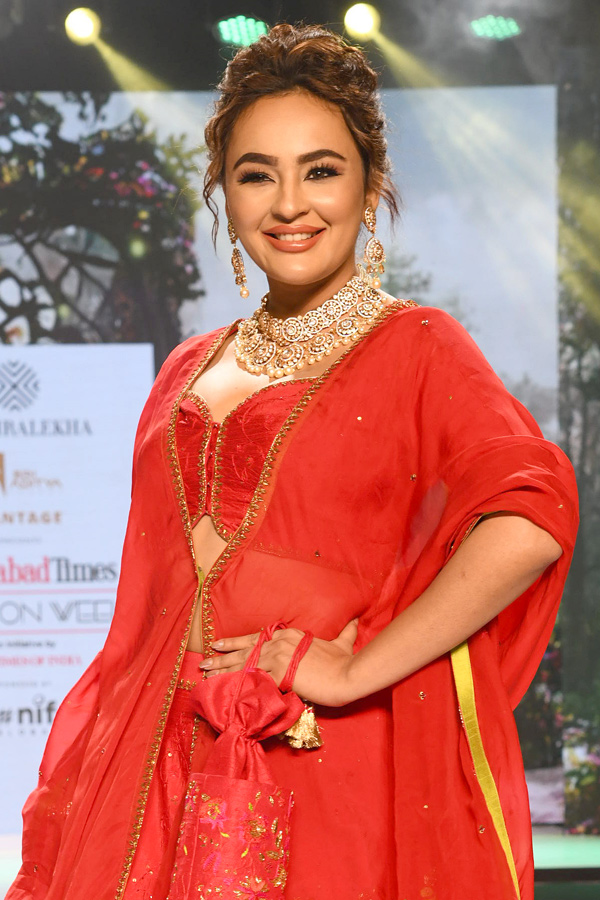 Hyderabd_20Banjarahills_20Models_20Ramp_20Walk_20Dressed_20In_20Different_20Themes_20In_20Fashin_20SHow_20photos_20_2822_29.jpg 3