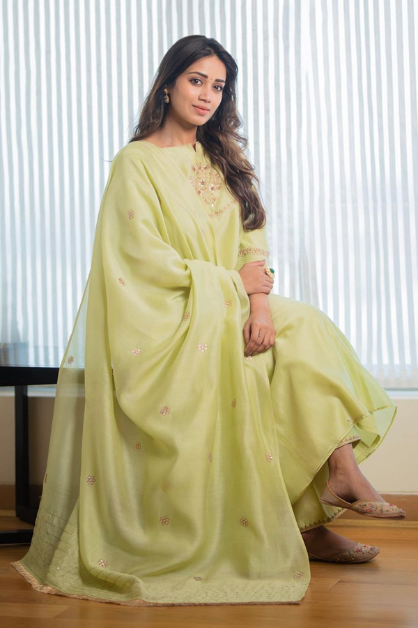 Nivetha-Pethuraj-21.jpg 22