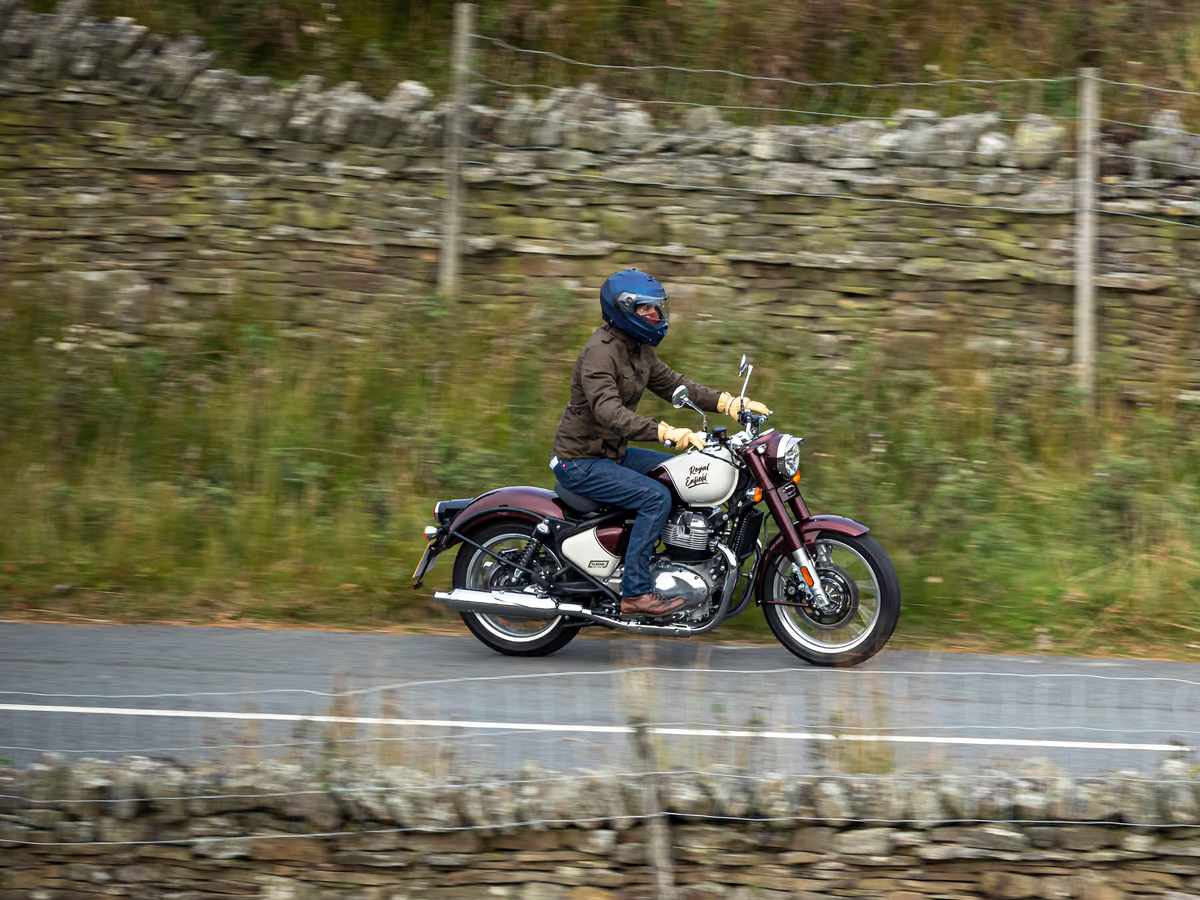 Royal_20Enfield_20classic_20650_202_0.jpg 3