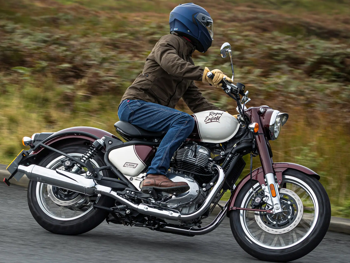 Royal_20Enfield_20classic_20650_203_0.jpg 4