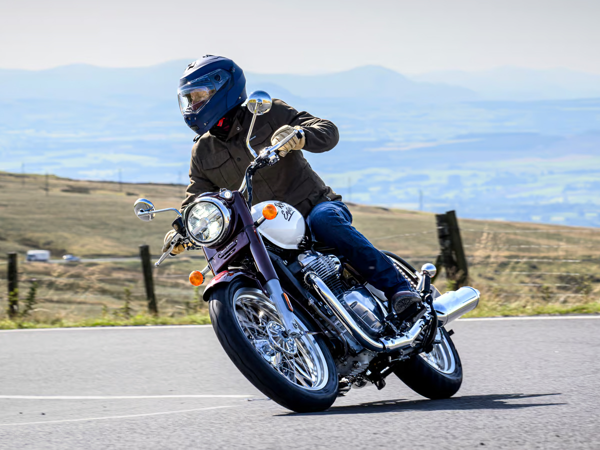 Royal_20Enfield_20classic_20650_204_0.jpg 5