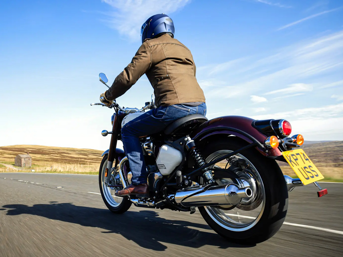 Royal_20Enfield_20classic_20650_206_0.jpg 7