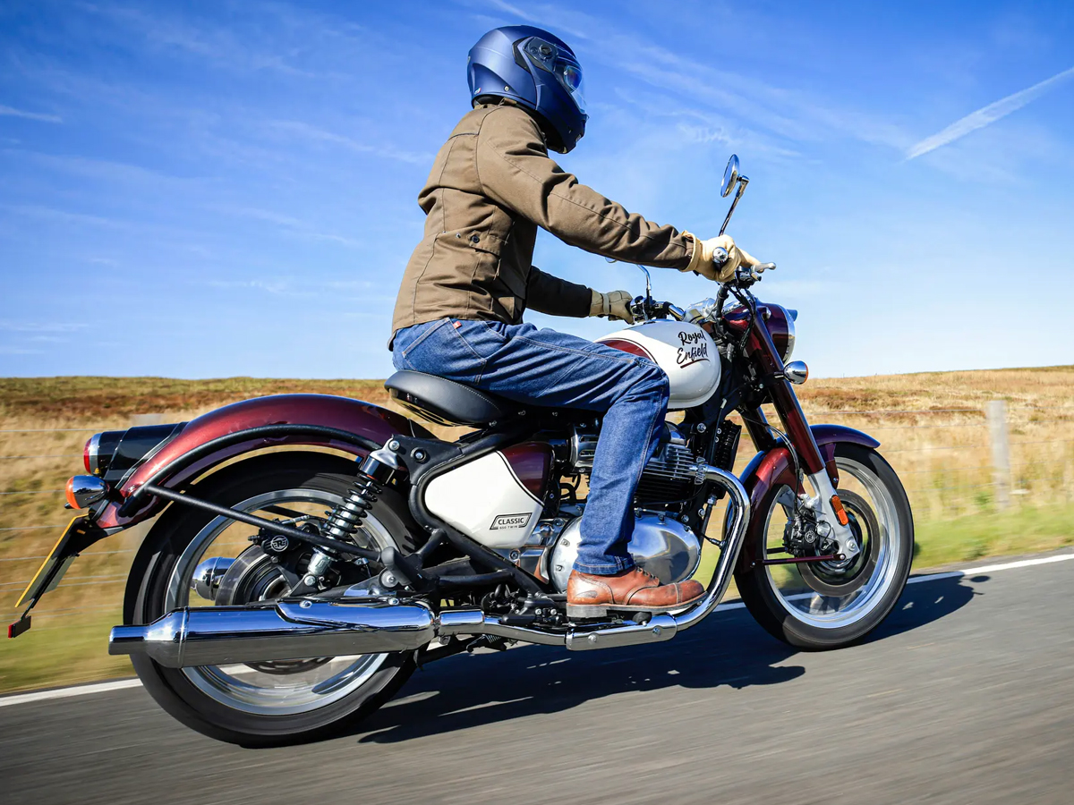 Royal_20Enfield_20classic_20650_207_0.jpg 8