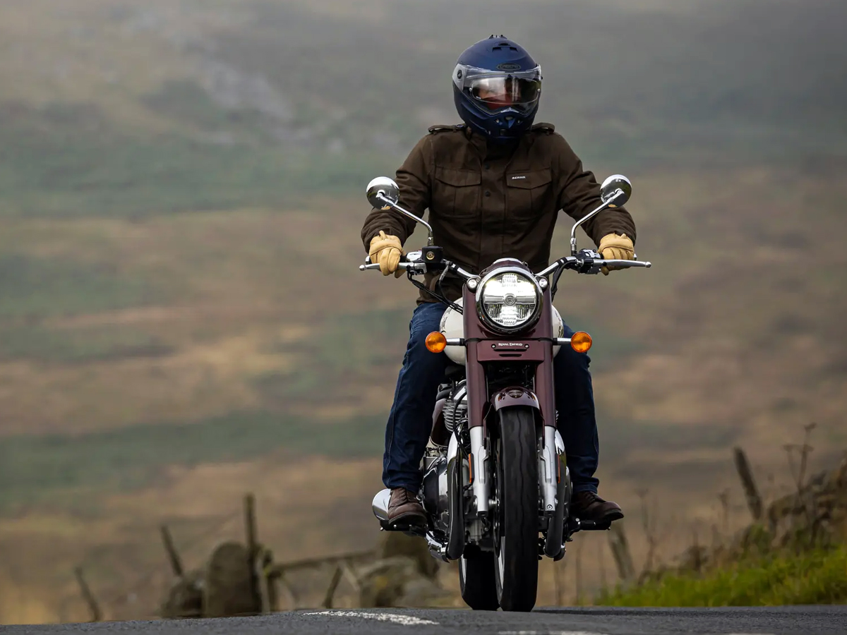 Royal_20Enfield_20classic_20650_208_0.jpg 9