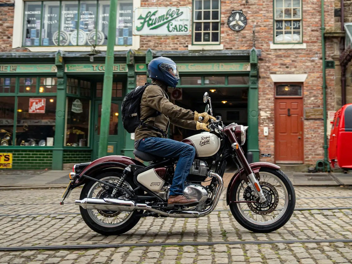 Royal_20Enfield_20classic_20650_209.jpg 10
