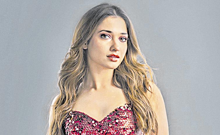 Tamanna-red-long1111.jpg