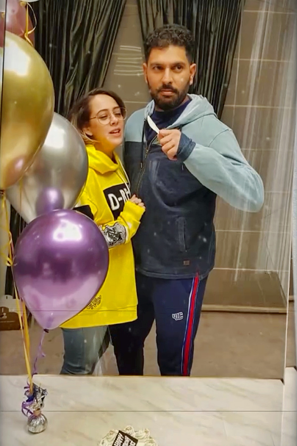 Yuvraj_20Singh_20pens_20Eighth_20anniversary_20wish_20to_20wife_20Hazel_20Keech_20Photos_20_2820_29.jpg 3