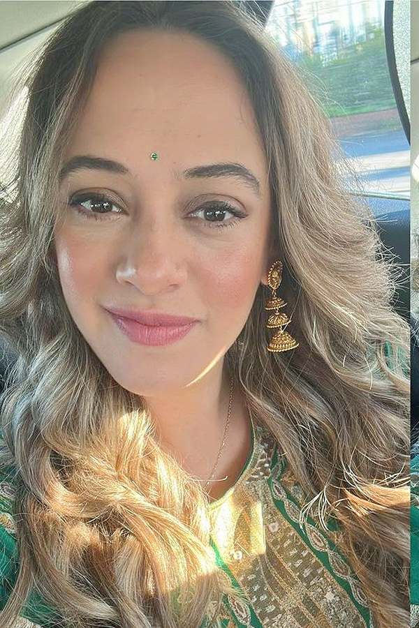 Yuvraj_20Singh_20pens_20Eighth_20anniversary_20wish_20to_20wife_20Hazel_20Keech_20Photos_20_2830_29.jpg 13
