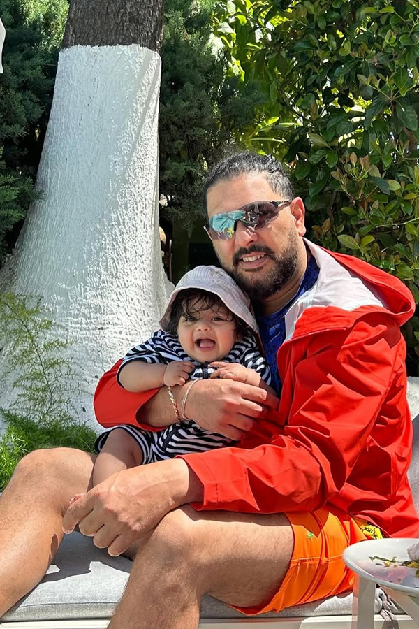 Yuvraj_20Singh_20pens_20Eighth_20anniversary_20wish_20to_20wife_20Hazel_20Keech_20Photos_20_2832_29.jpg 15