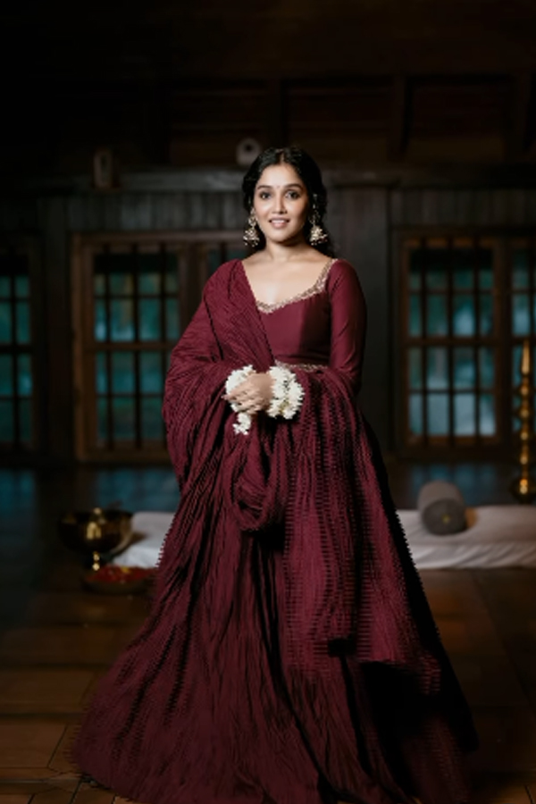Anikha-Surendran-11.jpg 12