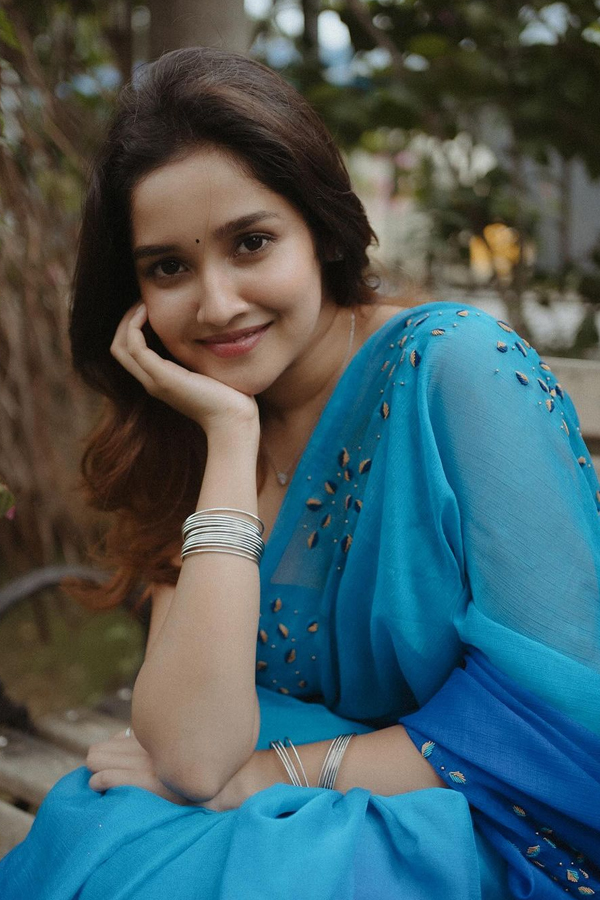 Anikha-Surendran-2.jpg 3