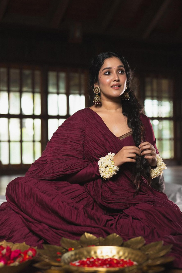 Anikha-Surendran-6.jpg 7