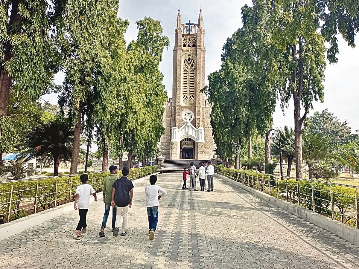 Medak-Church-14.jpg 15